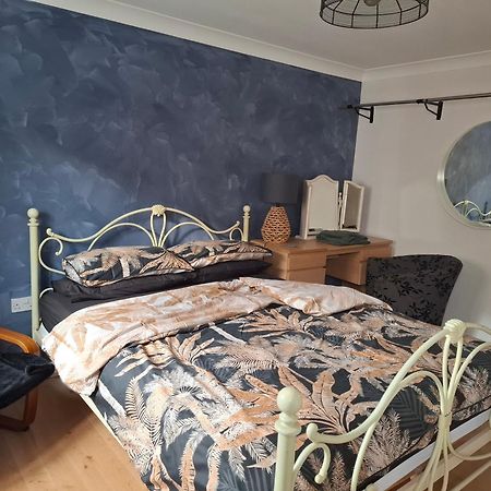 Driftmark Beachfront Location Aberavon Beach Sea Views Large Driveway Parking Private Site Fibre Optic Wi Fi Port Talbot Eksteriør bilde
